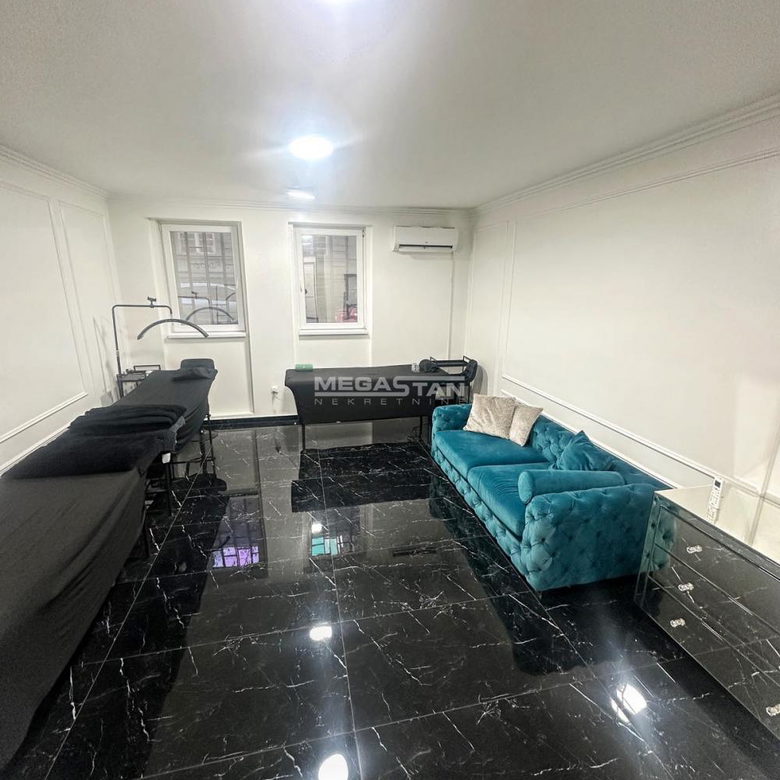 Dvoiposoban stan na prodaju, Trg Republike, Beograd, 50m², 299.500 €