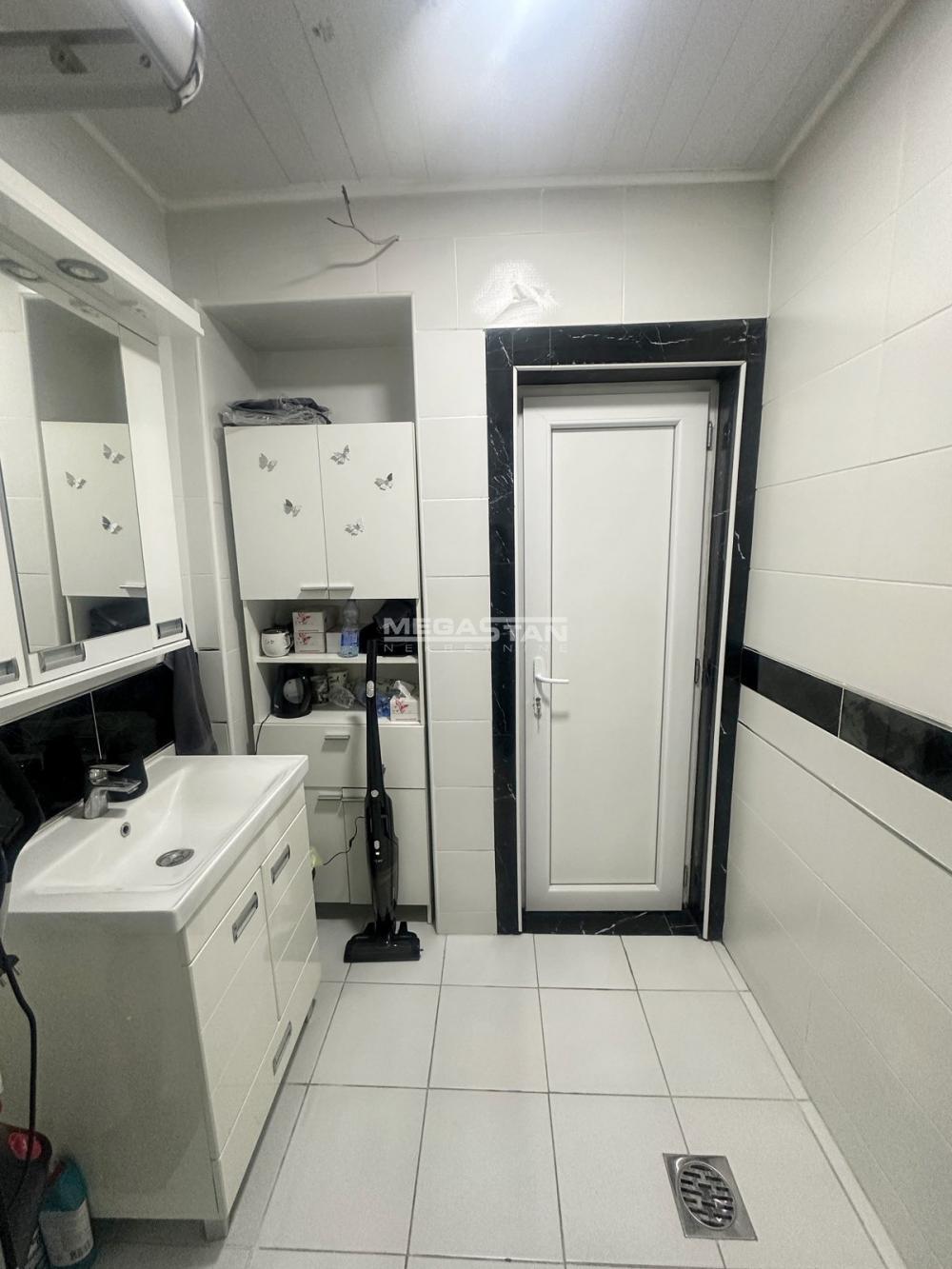 Dvoiposoban stan na prodaju, Trg Republike, Beograd, 50m², 299.500 €