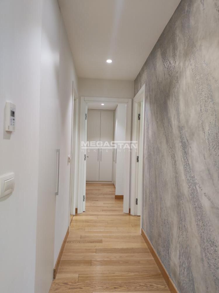 Trosoban stan na prodaju, Beograd na Vodi, Beograd, 94m², 855.000 €