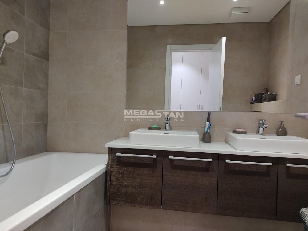 Trosoban stan na prodaju, Beograd na Vodi, Beograd, 94m², 855.000 €
