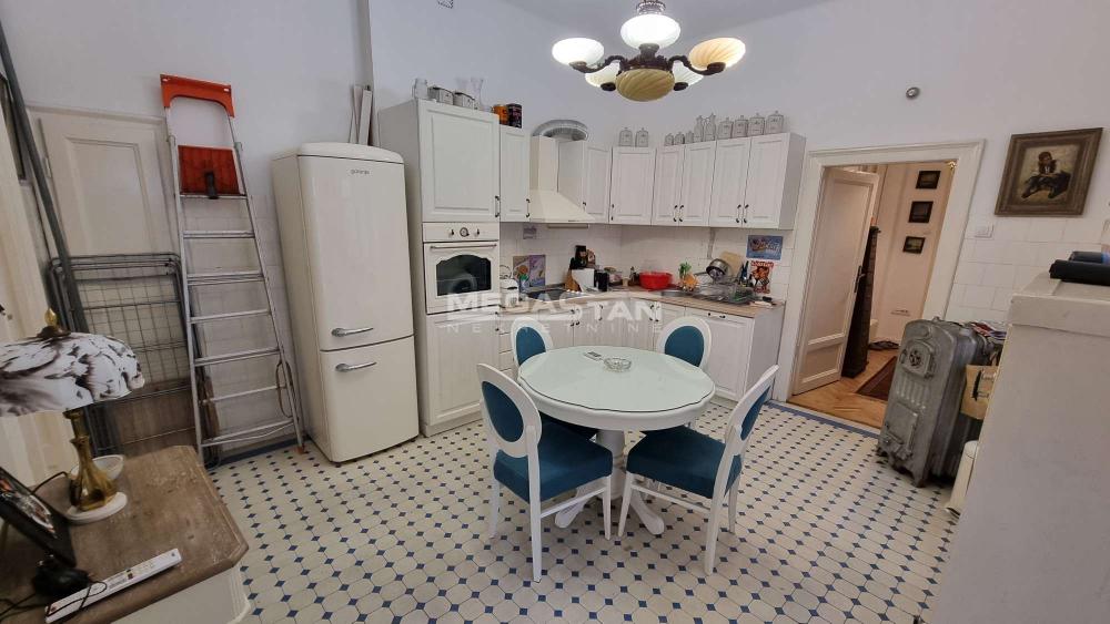 Lokal za izdavanje, Trg Nikole Pašića, Beograd, 145m², 2.500 €/mes