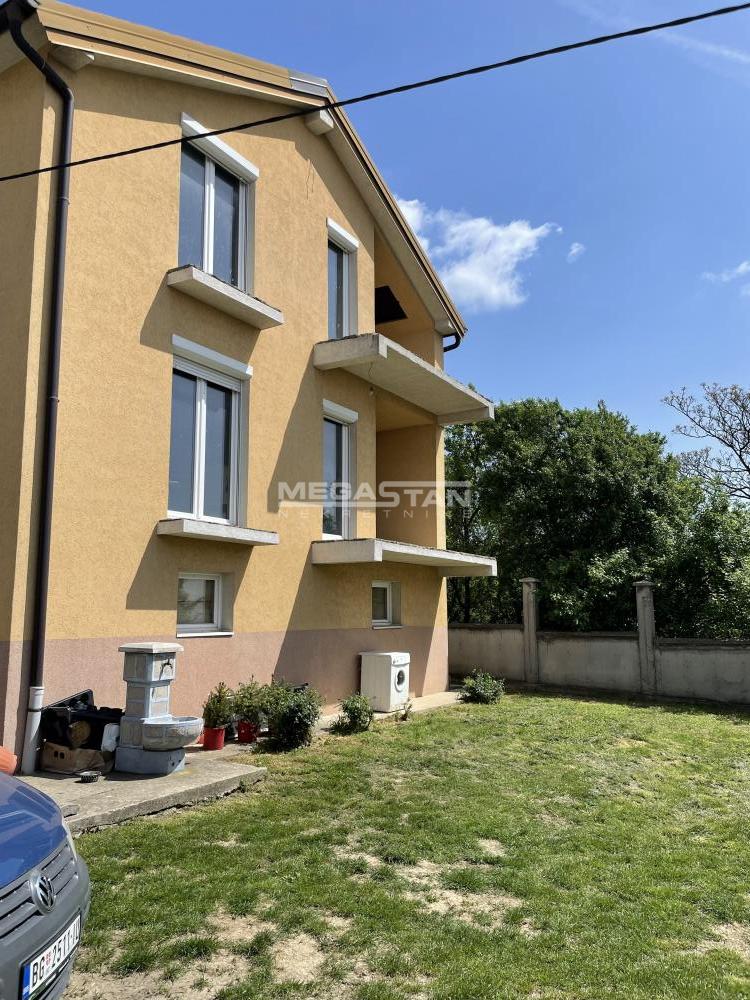 108094140-2-20250424161759 Kuća na prodaju, Kumodraž, Beograd, 415m², 285.000 €