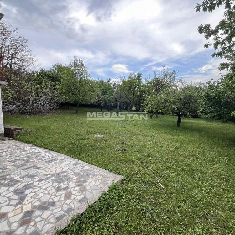 Kuća na prodaju, Boleč, Beograd, 450m², 270.000 €