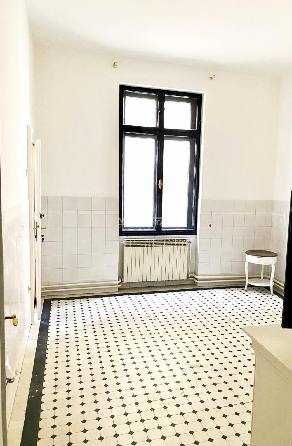 Višesoban stan na prodaju, Knez Mihailova, Beograd, 239m², 950.000 €