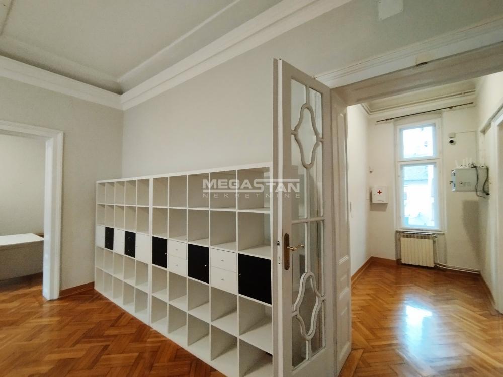 Višesoban stan na prodaju, Knez Mihailova, Beograd, 239m², 950.000 €