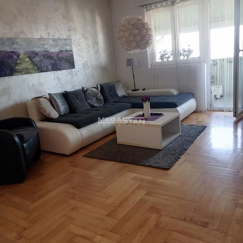 Troiposoban stan na prodaju, Karaburma, Beograd, 80m², 151.500 €