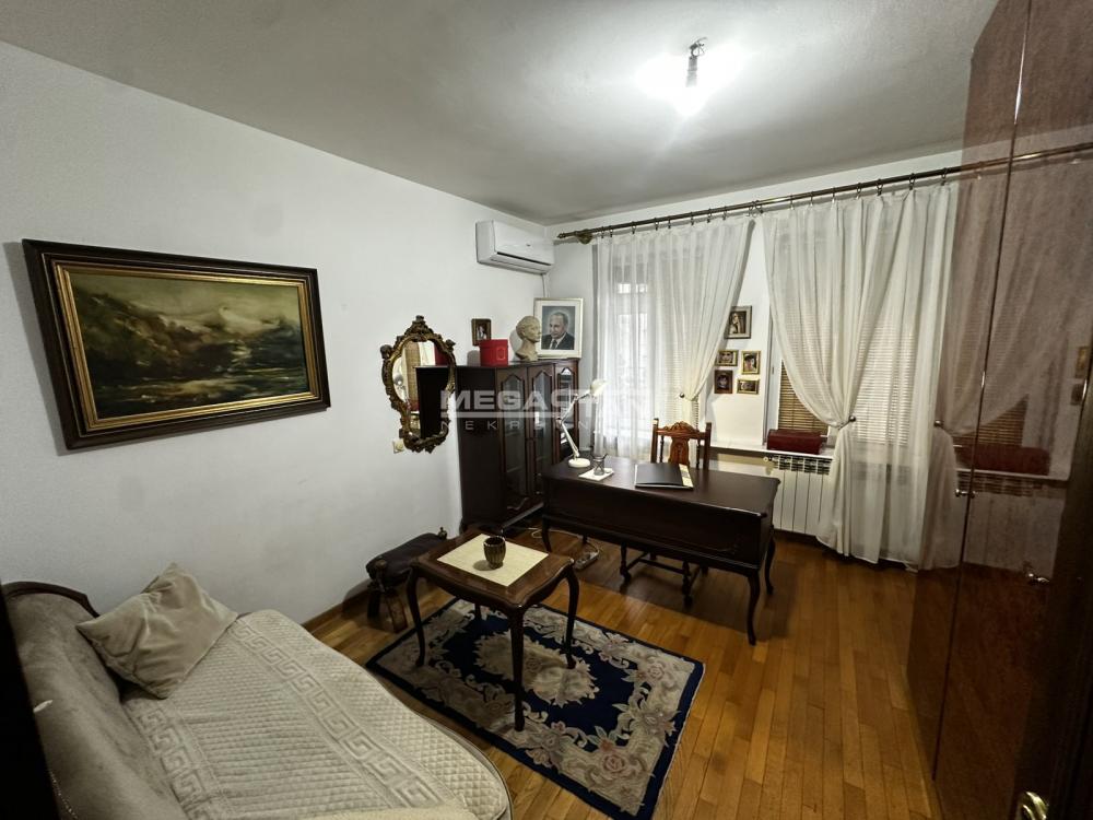 Petosoban stan na prodaju, Skupština, Beograd, 109m², 465.000 €