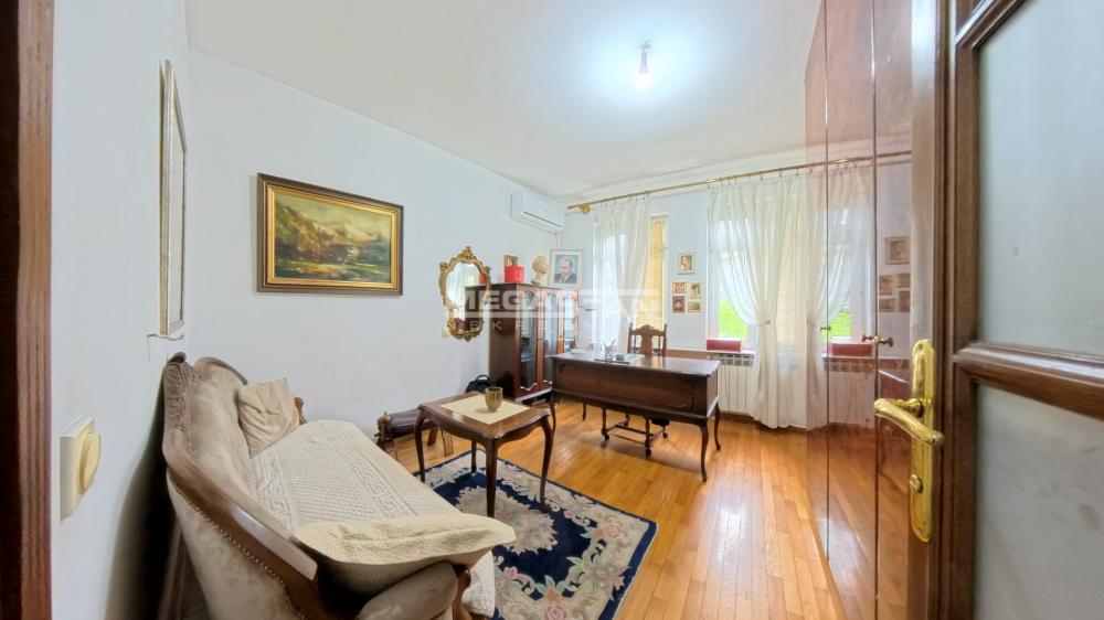 Petosoban stan na prodaju, Skupština, Beograd, 109m², 465.000 €