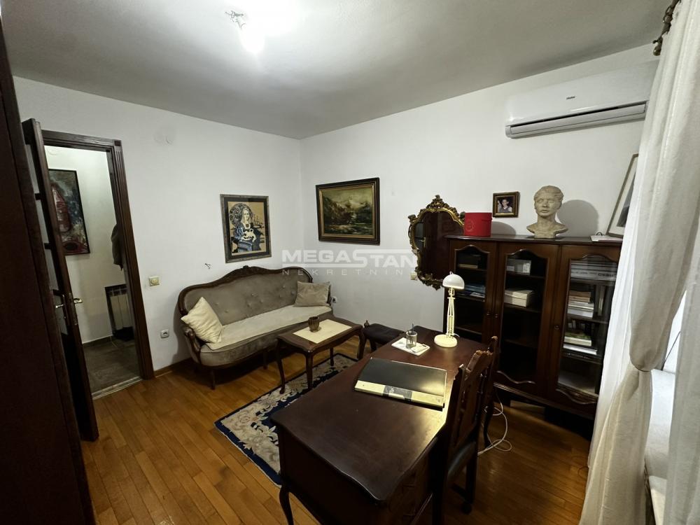Petosoban stan na prodaju, Skupština, Beograd, 109m², 465.000 €