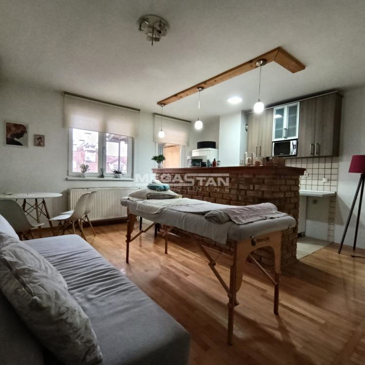 Trosoban stan na prodaju, Karaburma, Beograd, 93m², 219.000 €