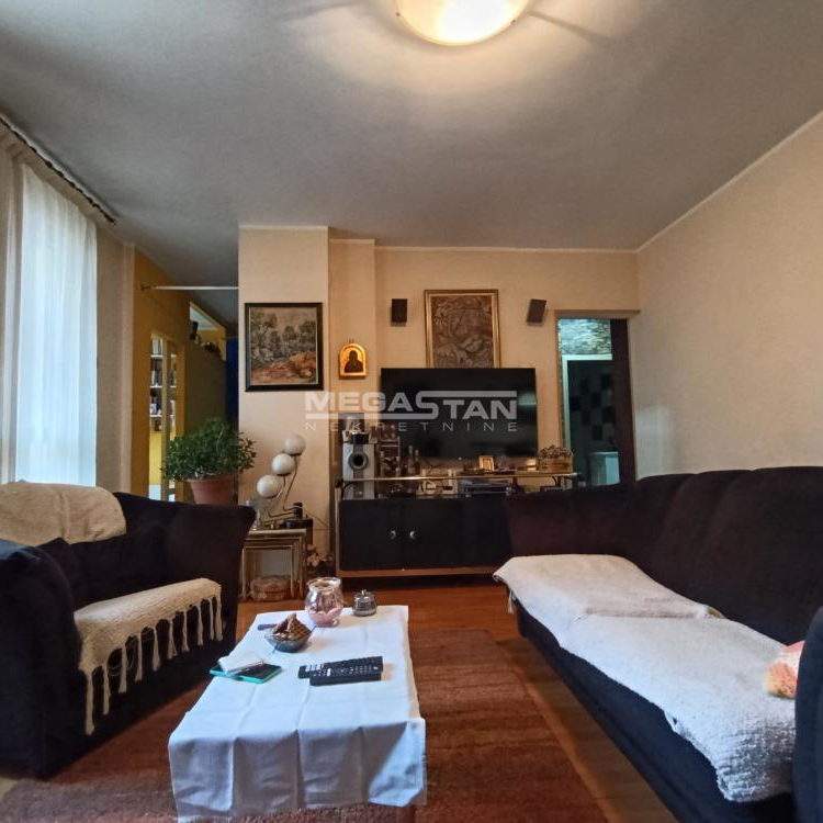 Trosoban stan na prodaju, Karaburma, Beograd, 93m², 219.000 €