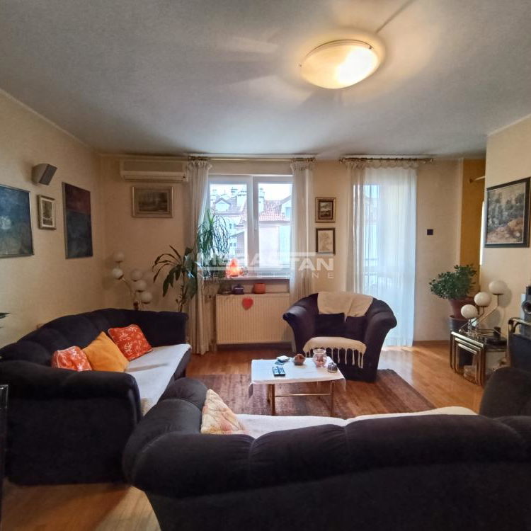 Trosoban stan na prodaju, Karaburma, Beograd, 93m², 219.000 €