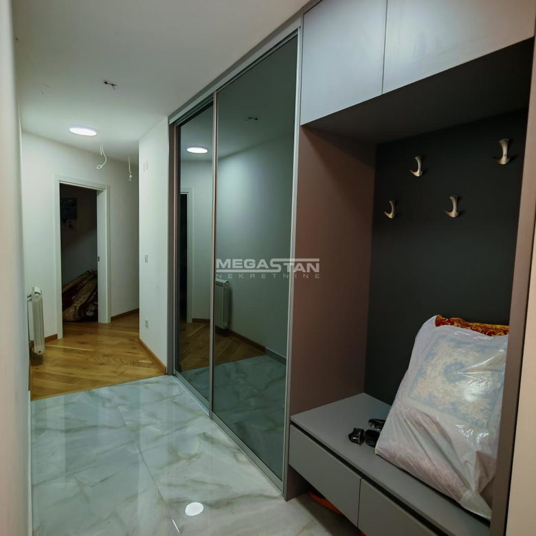 Četvorosoban stan na prodaju, Autokomanda, Beograd, 100m², 320.000 €
