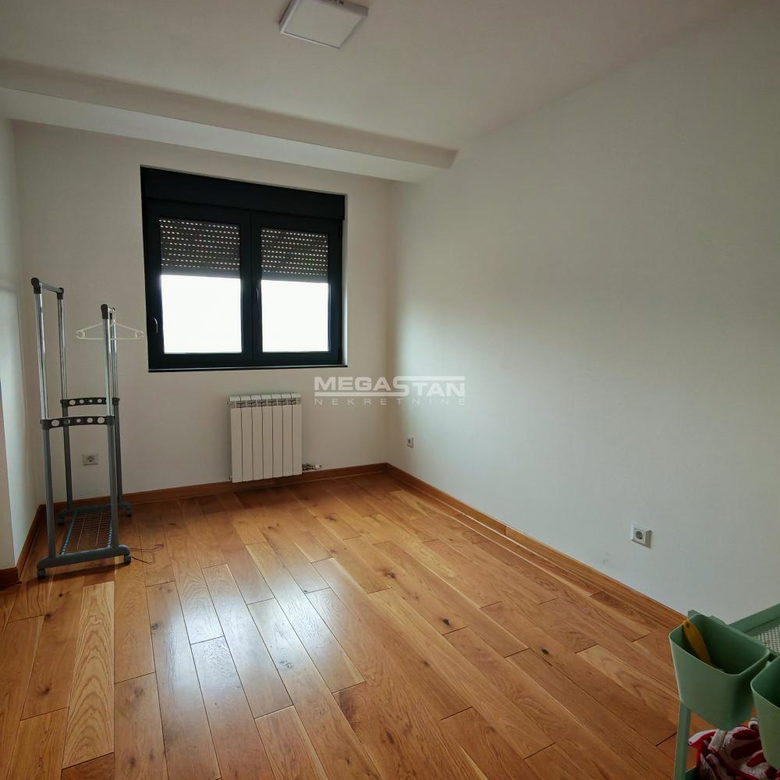 Četvorosoban stan na prodaju, Autokomanda, Beograd, 100m², 320.000 €