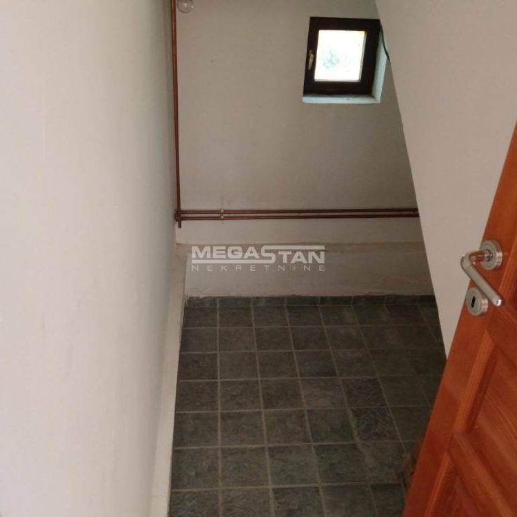 Kuća na prodaju, Trbušnica, Beograd, 191m², 130.000 €