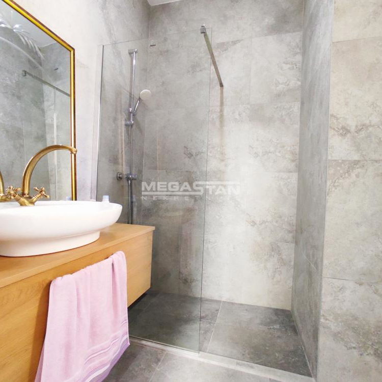 Dvosoban stan na prodaju, Beograd Centar, Beograd, 87m², 1. sprat, 289.900 €