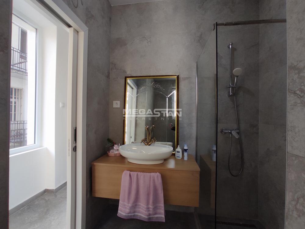 Dvosoban stan na prodaju, Beograd Centar, Beograd, 87m², 1. sprat, 289.900 €