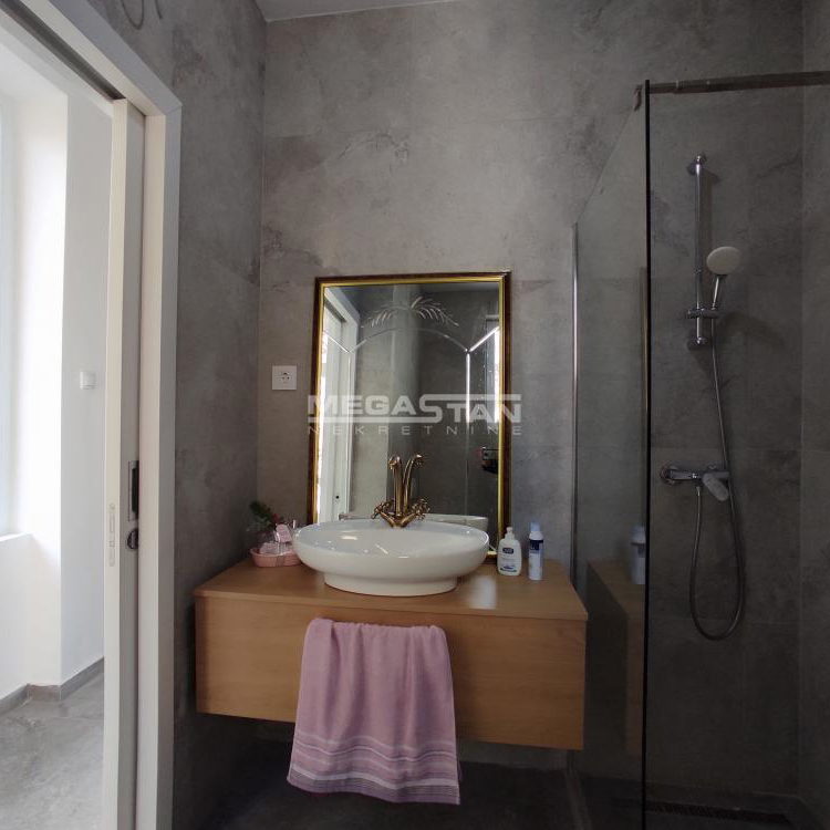 Dvosoban stan na prodaju, Beograd Centar, Beograd, 87m², 1. sprat, 289.900 €