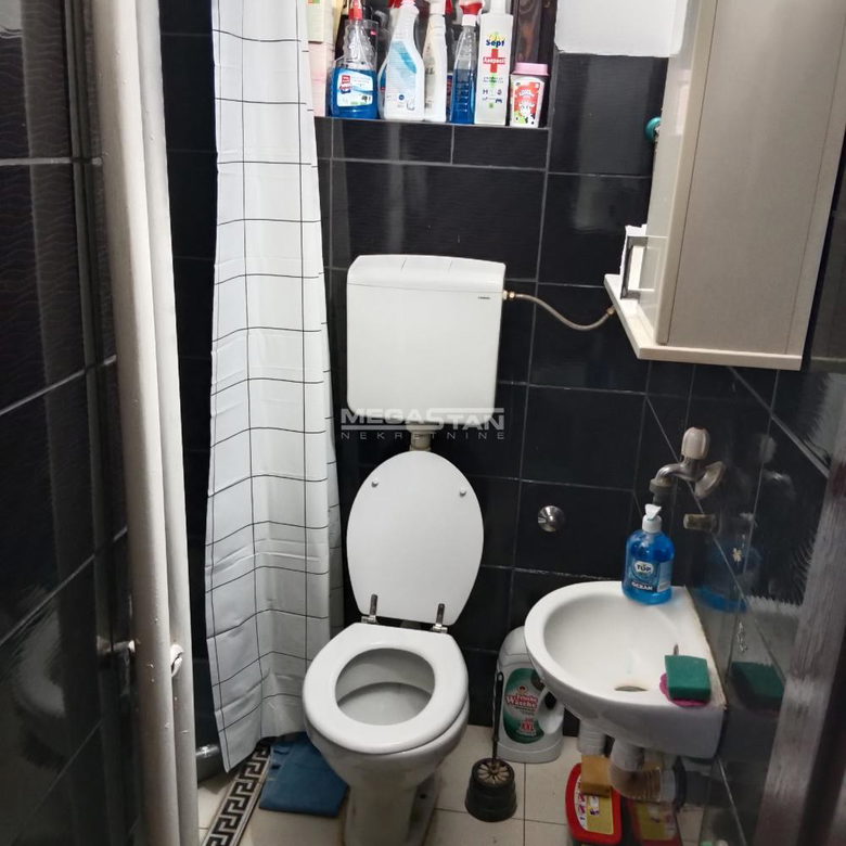 Četvorosoban stan na prodaju, Rvati, Beograd, 86m², 150.000 €