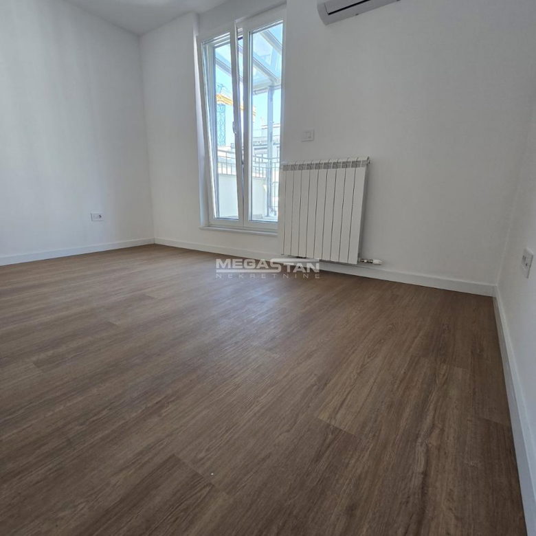 Četvoroiposoban stan na prodaju, Šumice, Beograd, 162m², 518.400 €