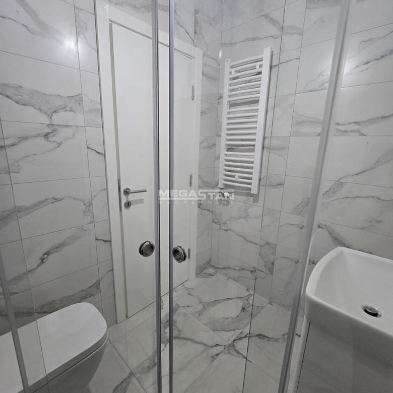 Četvoroiposoban stan na prodaju, Šumice, Beograd, 162m², 518.400 €