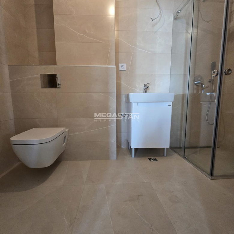 Četvoroiposoban stan na prodaju, Šumice, Beograd, 162m², 518.400 €