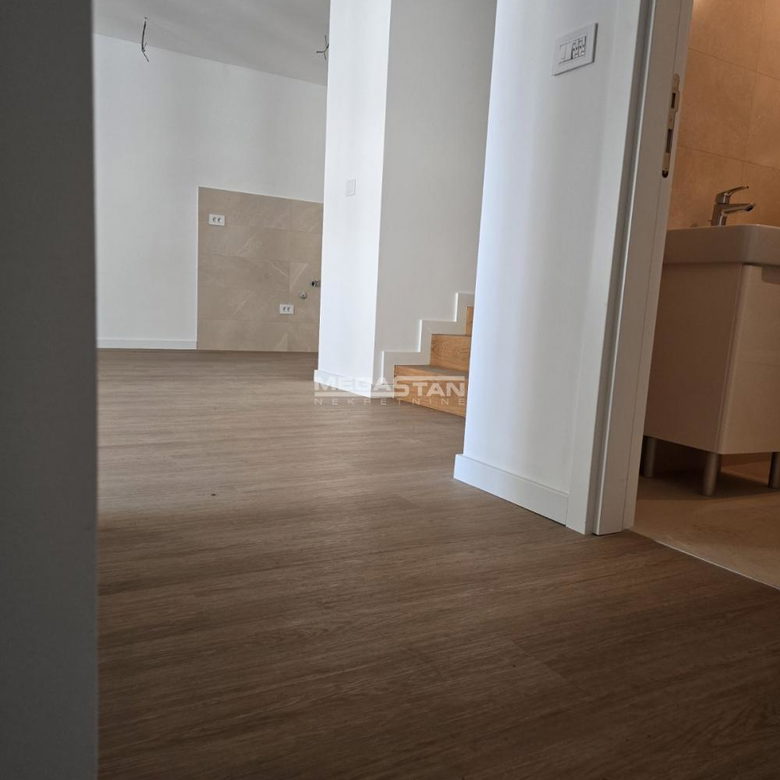 Četvoroiposoban stan na prodaju, Šumice, Beograd, 162m², 518.400 €