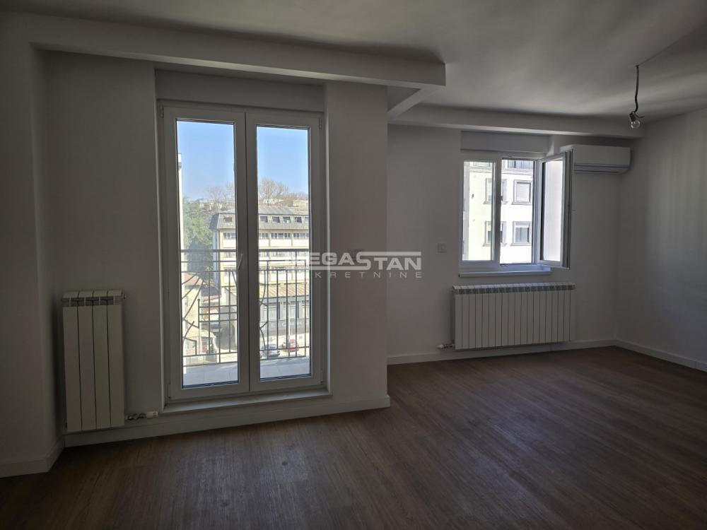108098529-6-20260316102358-1 Četvoroiposoban stan na prodaju, Šumice, Beograd, 162m², 518.400 €