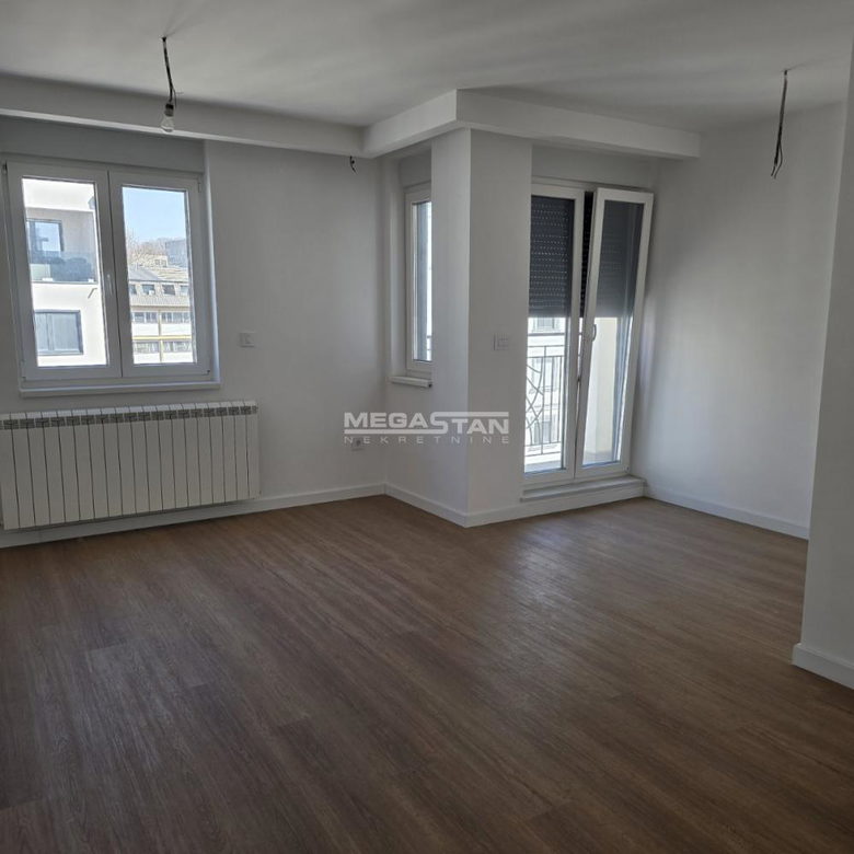 Četvoroiposoban stan na prodaju, Šumice, Beograd, 162m², 518.400 €