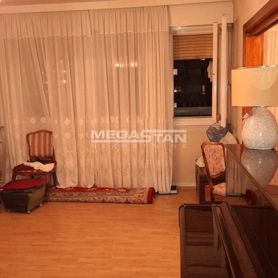 Troiposoban stan na prodaju, Blok 70, Beograd, 95m², 305.000 €