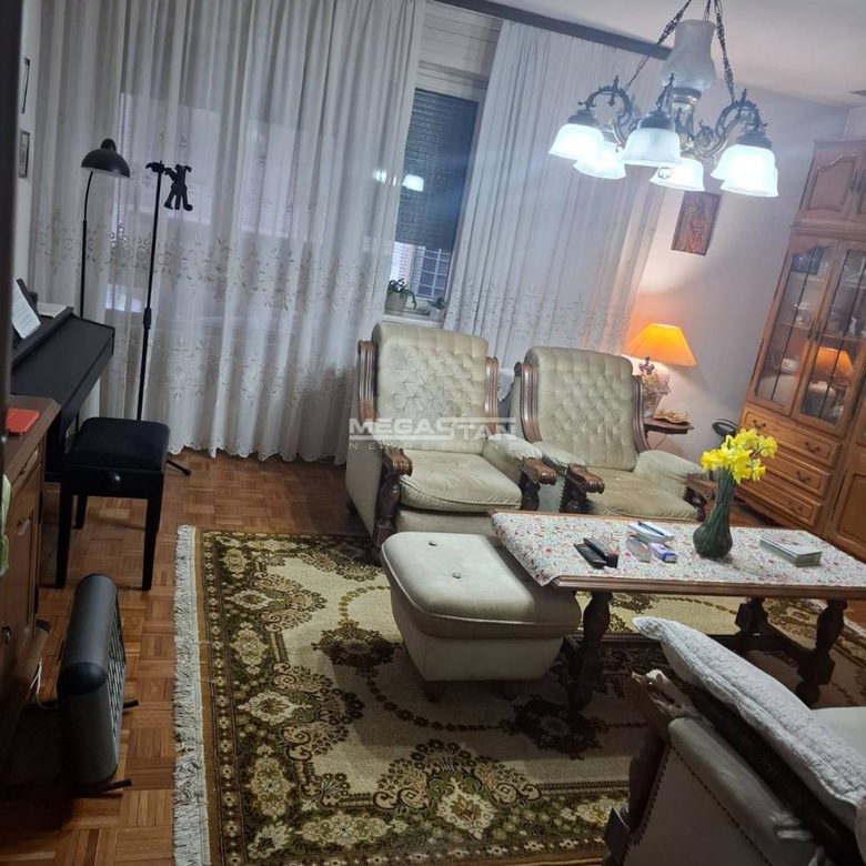 Dvoiposoban stan na prodaju, Karađorđev Park, Beograd, 73m², 299.000 €
