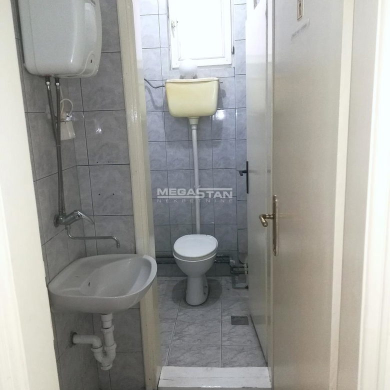 Lokal za izdavanje, Centar, Beograd, 131m², 800 €/mes
