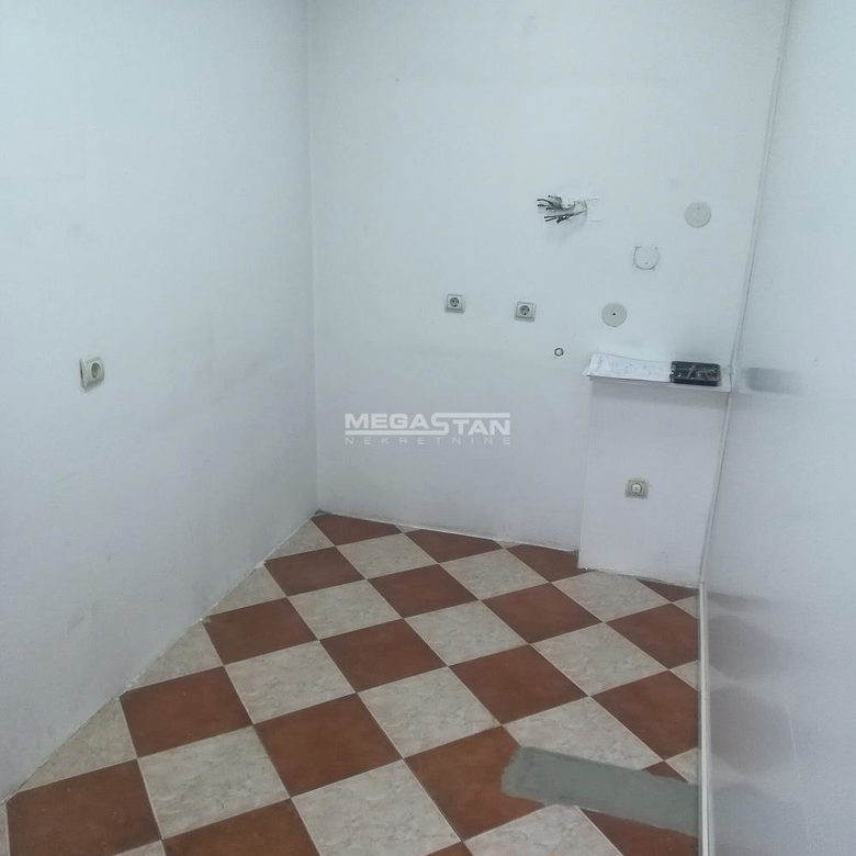 Lokal za izdavanje, Centar, Beograd, 131m², 800 €/mes