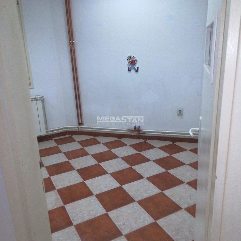 Lokal za izdavanje, Centar, Beograd, 131m², 800 €/mes