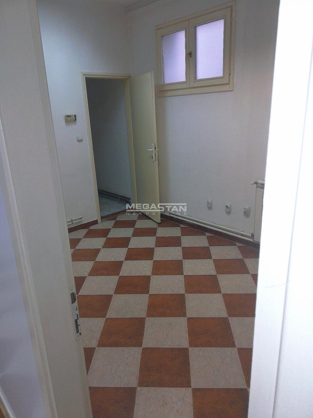 Lokal za izdavanje, Centar, Beograd, 131m², 800 €/mes