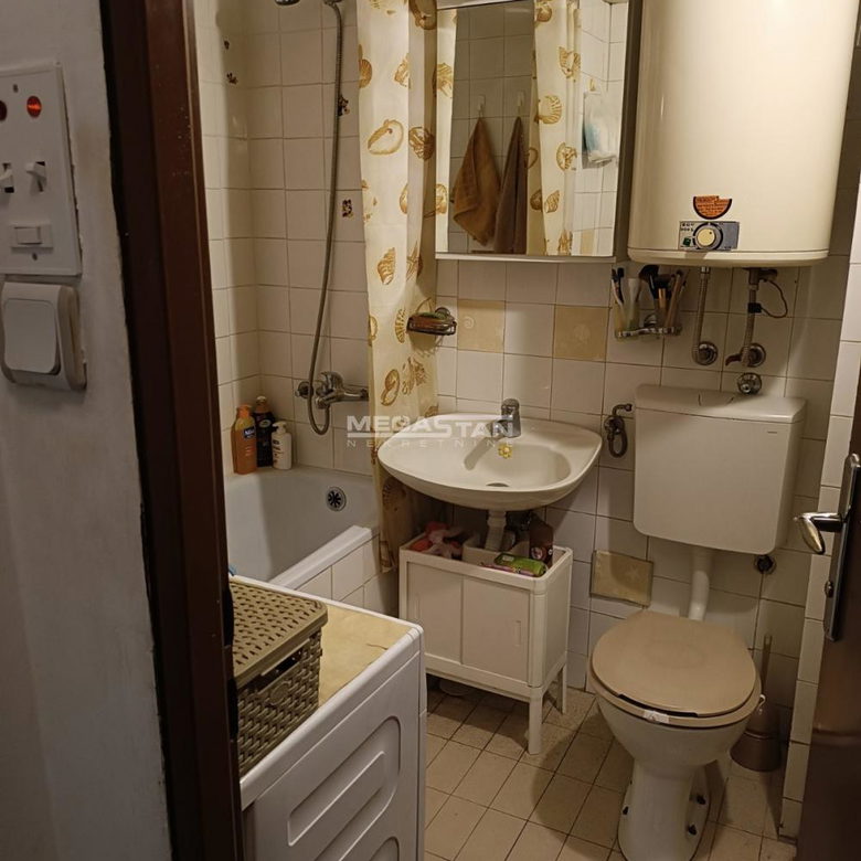 Troiposoban stan na prodaju, Vidikovac, Beograd, 73m², 14. sprat, 179.900 €