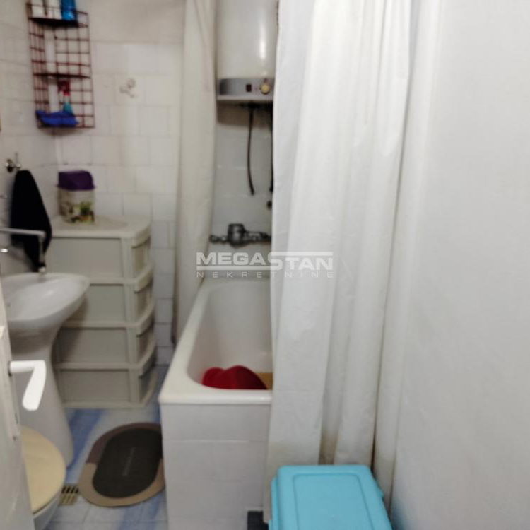 Trosoban stan na prodaju, Kanarevo Brdo, Beograd, 53m², 120.000 €