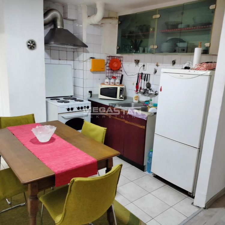 Trosoban stan na prodaju, Kanarevo Brdo, Beograd, 53m², 120.000 €