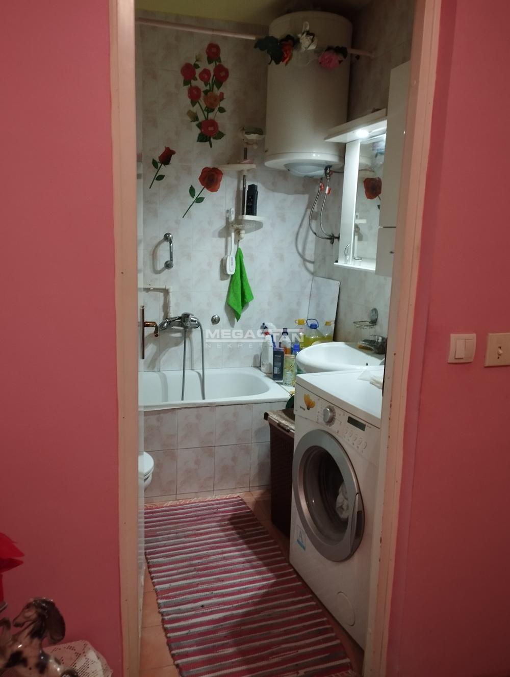 Dvosoban stan na prodaju, Bežanijska Kosa 3, Beograd, 74m², 187.000 €