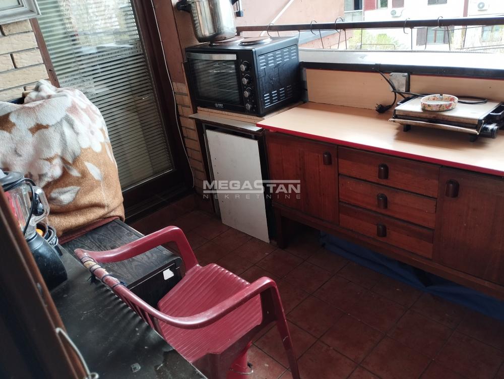 Dvosoban stan na prodaju, Bežanijska Kosa 3, Beograd, 74m², 187.000 €