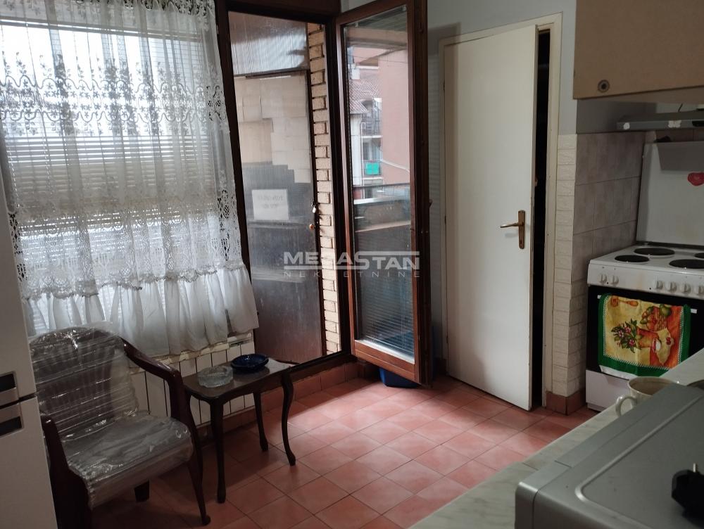 Dvosoban stan na prodaju, Bežanijska Kosa 3, Beograd, 74m², 187.000 €