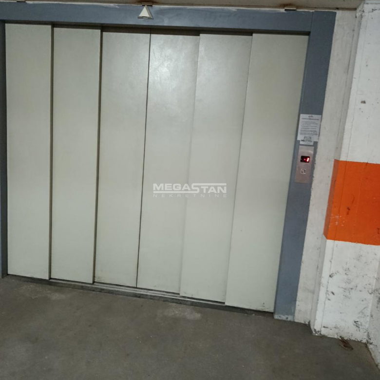 Garaža za izdavanje, Lekino Brdo, Beograd, 11m², 130 €/mes