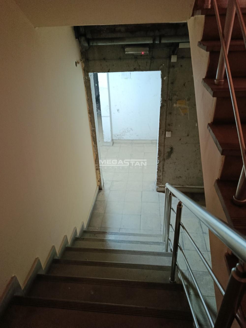 108099119-4-20260505124711 Garaža za izdavanje, Lekino Brdo, Beograd, 11m², 130 €/mes