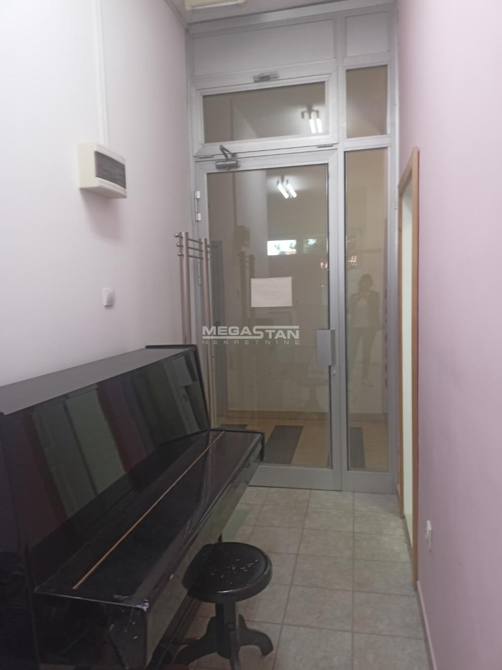108099305-4-20260522165600 Lokal na prodaju, Nova Pazova, Stara Pazova, 28m², 33.350 €