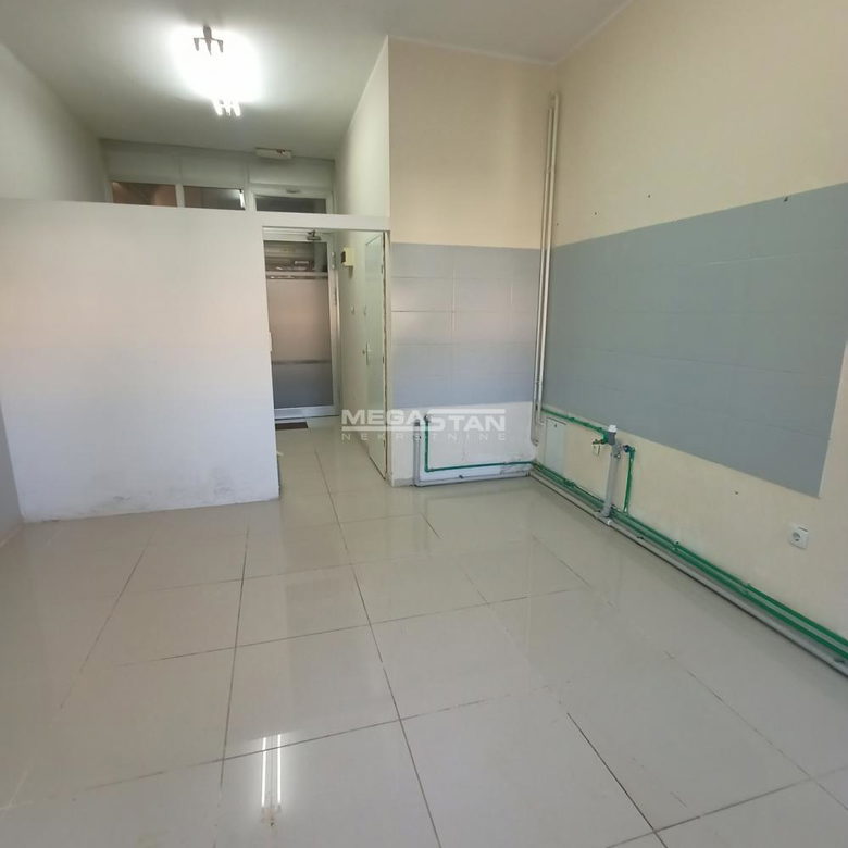 Lokal na prodaju, Nova Pazova, Stara Pazova, 20m², 23.800 €