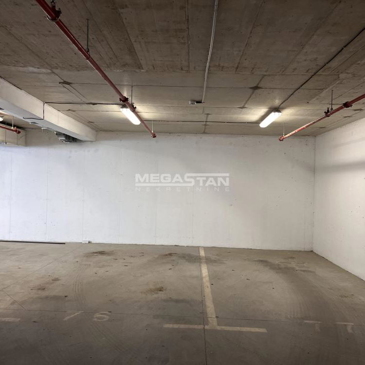 Garaža na prodaju, Bežanijska Kosa 3, Beograd, 13m², 28.000 €