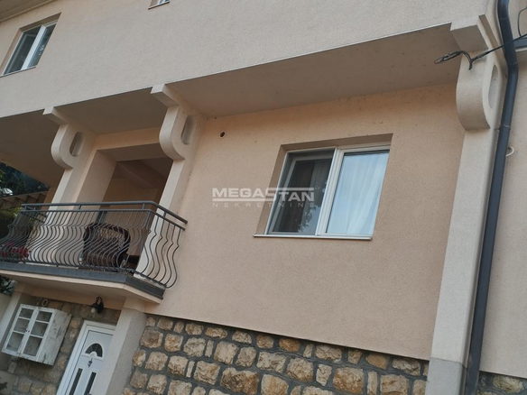Kuća Prodaja Loznica  304 m2