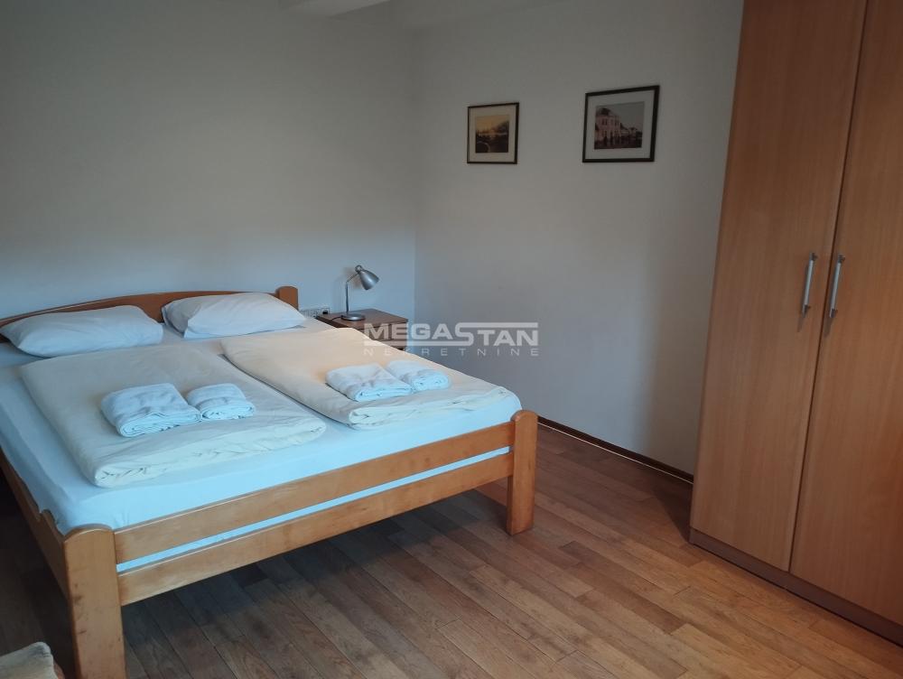 Kuća Prodaja Loznica  304 m2