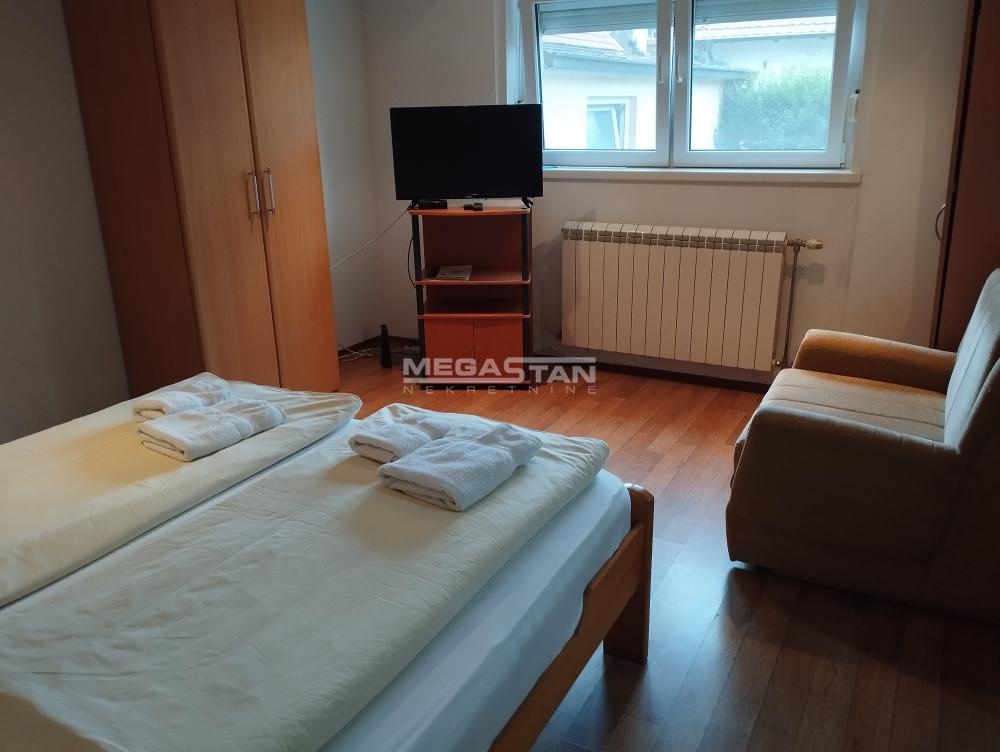 Kuća Prodaja Loznica  304 m2