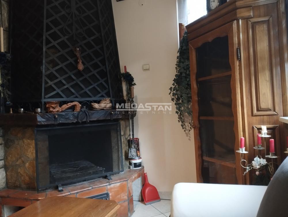 Kuća Prodaja Loznica  98 m2